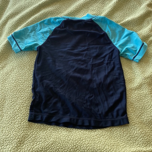 Rash Guard - Picture 4 of 4